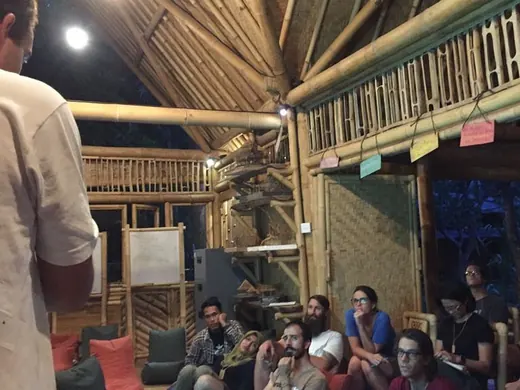 Namastê Messerschmidt em Indonésia, 2017